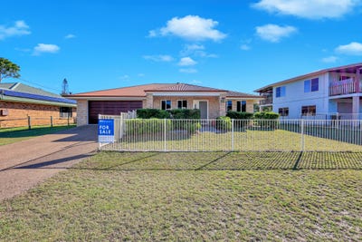 /international/au/49-mackerel-street-woodgate-qld-151385692/