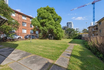 /international/au/16-station-road-auburn-nsw-152474696/