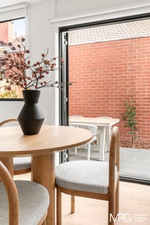 /international/au/2-60-buckley-street-essendon-vic-148062856/