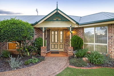 /international/au/66-bouganvillea-drive-middle-ridge-qld-151226732/
