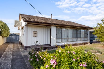 /international/au/8-marx-crescent-ararat-vic-151228292/