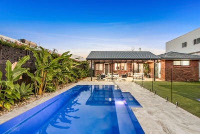 /international/au/16-pandanus-avenue-coolum-beach-qld-151528368/