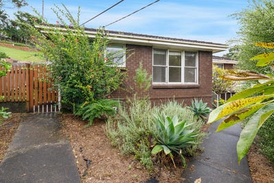 /international/au/26-ocean-street-mount-saint-thomas-nsw-148390744/