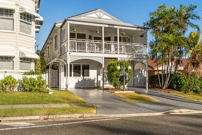/international/au/10-signal-row-shorncliffe-qld-148390120/