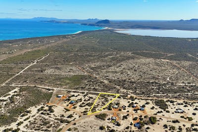 /international/au/232-banksia-road-hopetoun-wa-204530000/