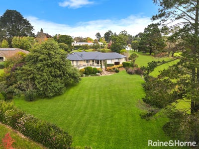 /international/au/7-old-oak-place-moss-vale-nsw-147944168/