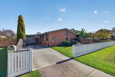 /international/au/3-roberts-court-maffra-vic-151309092/