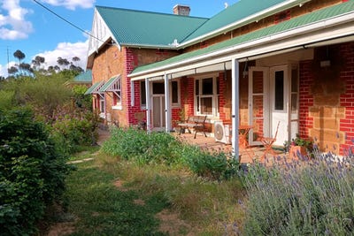 /international/au/26-west-terrace-hallett-sa-152683372/