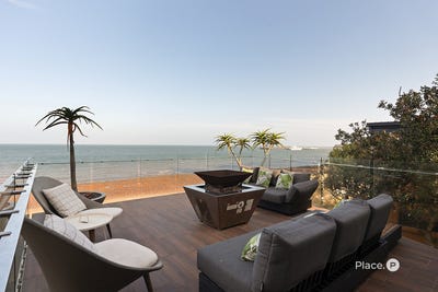 /international/au/42-prince-edward-parade-redcliffe-qld-152686492/
