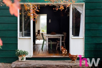 /international/au/6-hennigan-crescent-forrest-vic-151443136/