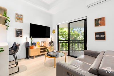 /international/au/9-2-macquarie-street-teneriffe-qld-148470612/