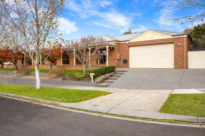 /international/au/9-avebury-drive-berwick-vic-151385220/
