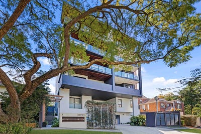 /international/au/5-4-shirley-street-indooroopilly-qld-148573708/
