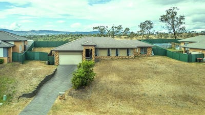 /international/au/4-chivers-circuit-muswellbrook-nsw-151086376/