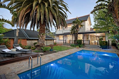/international/au/39-service-street-hampton-vic-152485648/