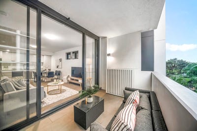 /international/au/103-15-brodie-spark-dr-wolli-creek-nsw-148375452/