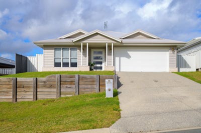 /international/au/35-panda-street-southside-qld-151513364/