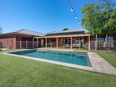 /international/au/75-clarke-street-koroit-vic-152606948/