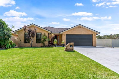 /international/au/28-the-southern-parkway-forster-nsw-152613984/