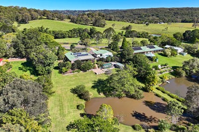 /international/au/7-bullock-court-kureelpa-qld-151431320/