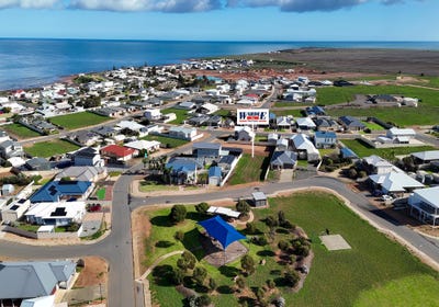 /international/au/11-timaru-way-north-beach-sa-204552092/