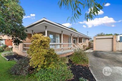 /international/au/10-meanderri-drive-inverloch-vic-151378224/