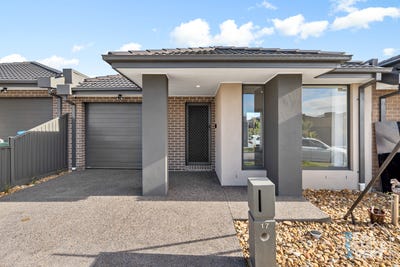 /international/au/17-compass-rise-hampton-park-vic-148350848/