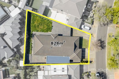 /international/au/23-corowa-crescent-burnside-vic-152530828/
