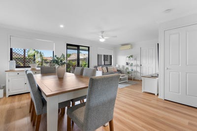 /international/au/4-108-meadowlands-road-carina-qld-151672664/