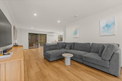 /international/au/1-38-40-river-hills-road-eagleby-qld-151632324/