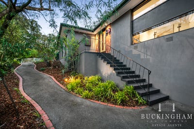 /international/au/28-floriston-grove-eltham-vic-151403840/