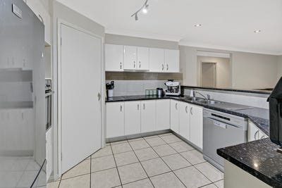 /international/au/47-wappa-outlook-drive-yandina-qld-150930932/