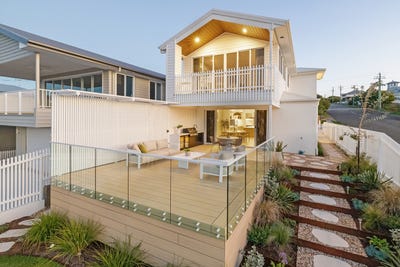 /international/au/19-stratton-terrace-wynnum-qld-151583176/