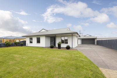/international/au/6-thornton-court-portland-vic-151383780/
