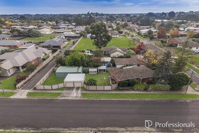 /international/au/131-rippon-road-hamilton-vic-151054444/