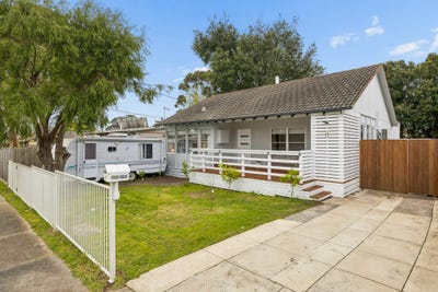 /international/au/11-corsican-street-frankston-north-vic-152343680/