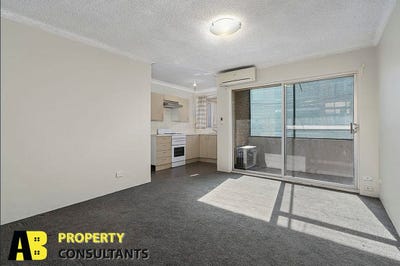 /international/au/8-7-hart-street-warwick-farm-nsw-151073268/