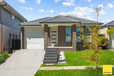 /international/au/74-audley-circuit-gregory-hills-nsw-152645916/