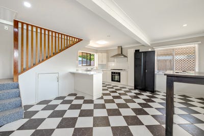 /international/au/26-klarwein-close-gordonvale-qld-148411500/