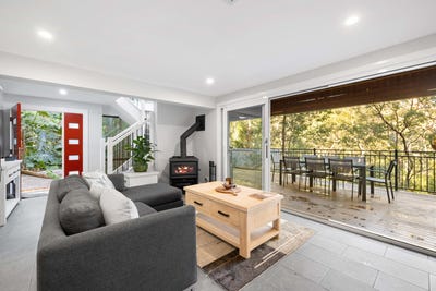 /international/au/11-fern-tree-close-hornsby-nsw-148494136/