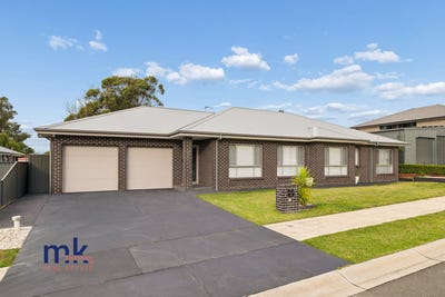 /international/au/15-manorina-place-tahmoor-nsw-151213348/