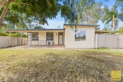 /international/au/68a-baker-street-emerald-qld-151372384/