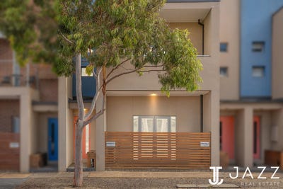 /international/au/1-27-tom-roberts-parade-point-cook-vic-150908308/
