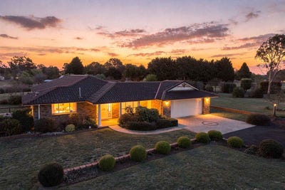 /international/au/8-elm-street-guyra-nsw-152384132/