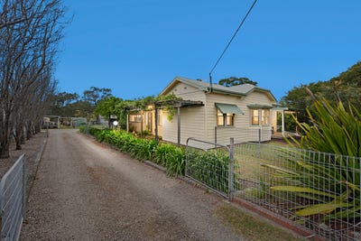 /international/au/22-sawyers-gully-road-sawyers-gully-nsw-152602432/