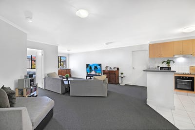 /international/au/70-138-high-street-southport-qld-152110660/