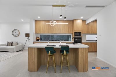 /international/au/20-creek-way-cobbitty-nsw-151225316/