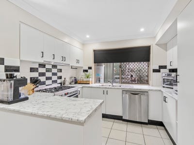 /international/au/11-6-canton-court-manly-west-qld-151448196/