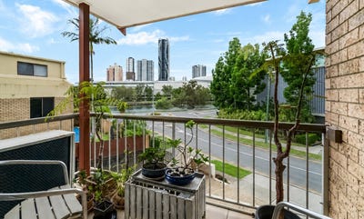 /international/au/5-1-miami-key-broadbeach-waters-qld-151463464/