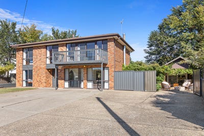 /international/au/11-arthur-avenue-cooma-nsw-151015876/